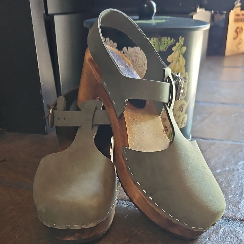 Lotta From Stockholm Olive Green Mules